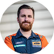 Portraitfoto eines Lehrlingsausbilders bei KTM AG